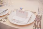 【結婚式の心付け】現金以外にお菓子でもOK！渡し方マナーと注意点