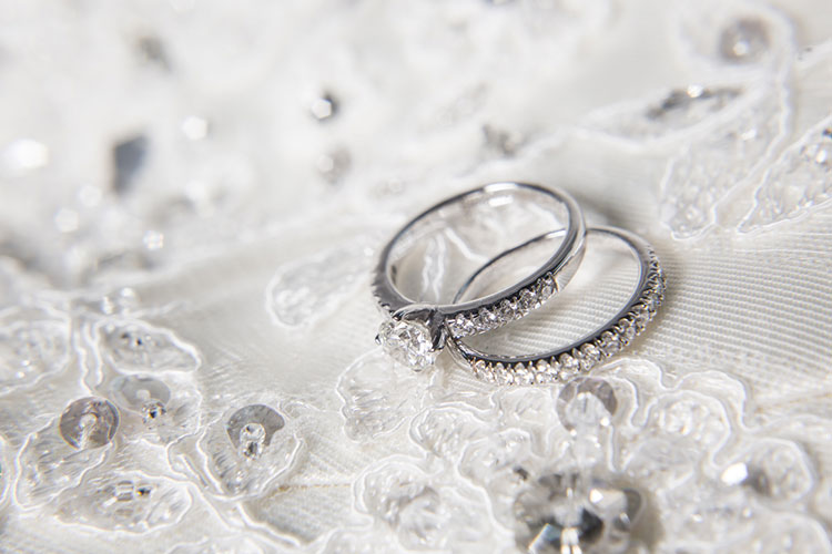 【婚約指輪】エタニティリング購入前に知っておきたい、3つの注意点 | 花嫁ノート