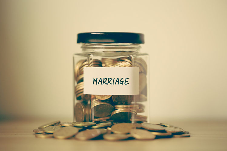 婚約指輪の予算