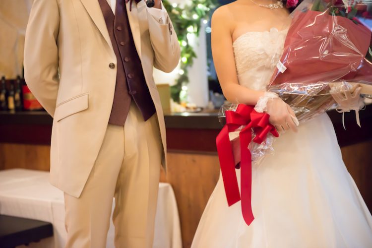 結婚式の謝辞は誰がする？パターン別！すぐ使える例文まとめ