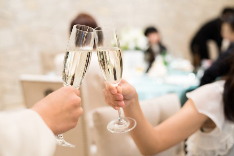 結婚式の二次会は会費制が主流！パターン別会費相場などを徹底解説