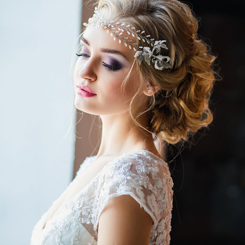 ウェディングヘッドドレスの種類と相性のいい髪型を紹介 花嫁ノート