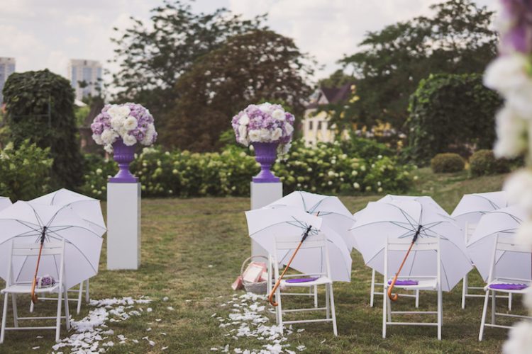 結婚式　梅雨