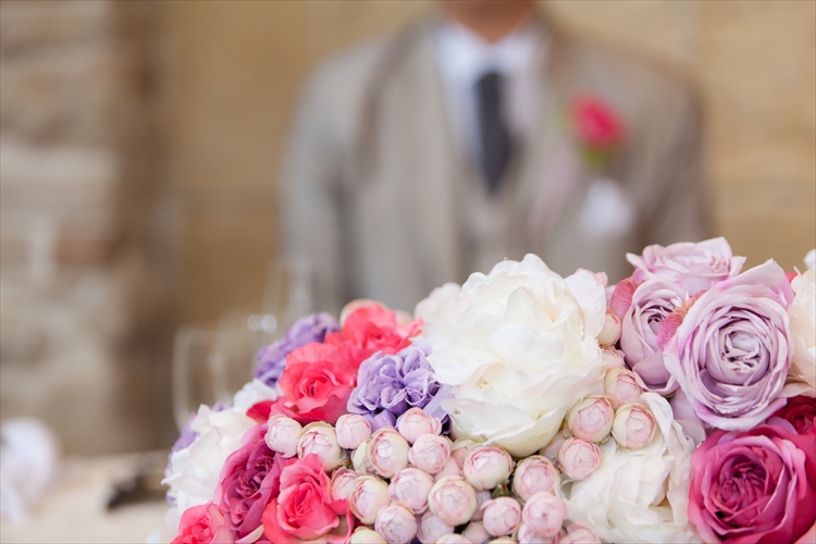 結婚式で花嫁が使うハンカチのマナーや人気ブランドを解説 花嫁ノート