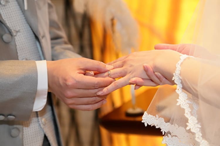 婚約指輪・結婚指輪を兼用にすることのメリットとデメリット