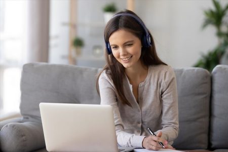 結婚式で使う音楽の「著作権」について、わかりやすく解説