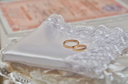 婚約指輪・結婚指輪を兼用にすることのメリットとデメリット