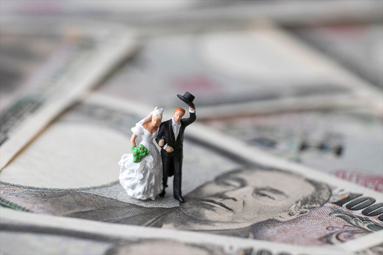 結婚式の費用負担の割合は?新郎新婦で揉めない4つの分担方法