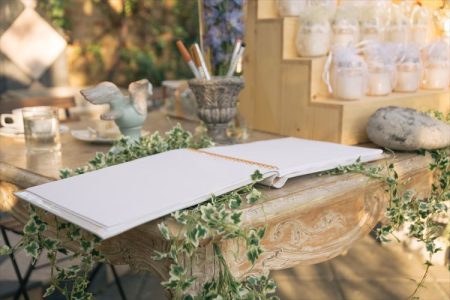 手作りゲストブック（芳名帳）の作り方！費用を抑えてこだわりの一品に