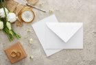 【結婚式の招待状】差出人の書き方マナー!名義別の文例もチェック