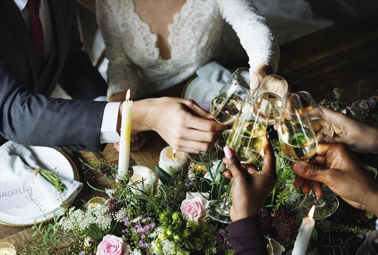 新郎新婦は食事できない？食事代のカットは可能？結婚式のお料理事情