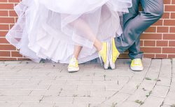 結婚式で花嫁が使うハンカチのマナーや人気ブランドを解説 花嫁ノート 結婚式で花嫁が使うハンカチのマナーや人気ブランドを解説 花嫁ノート