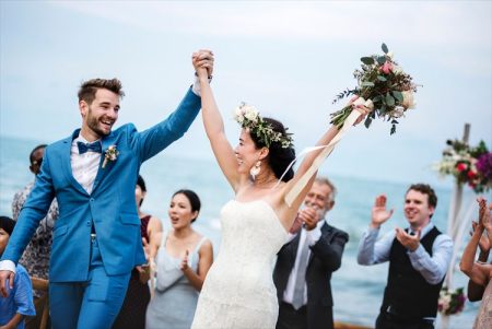 【真夏婚】8月の結婚式は非常識？メリット・デメリットやおすすめ日取り