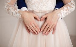 結婚式直前に妊娠発覚した場合 対応方法を解説 花嫁ノート 結婚式直前に妊娠発覚した場合 対応方法を解説 花嫁ノート