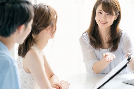 結婚式の司会者との打ち合わせ