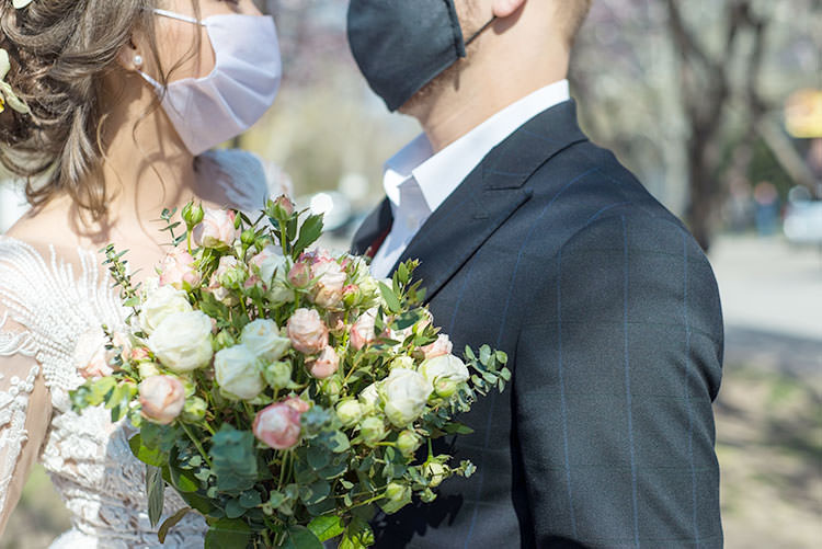 コロナ禍で結婚式を挙げるには 感染予防ガイドラインに沿った結婚式プランとは 花嫁ノート
