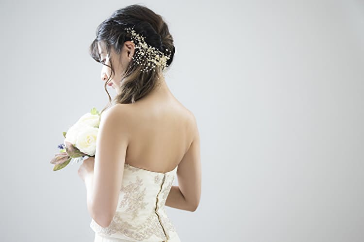 結婚式はウィッグで理想のヘアアレンジに！ヘアウィッグを使うメリットとは